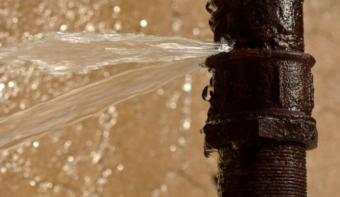 I Have a Burst Pipe! What Should I Do Immediately in Thousand Oaks?
